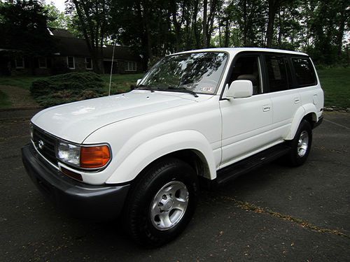 1995 toyota land cruiser  with 4x4 - low miles and no reserve