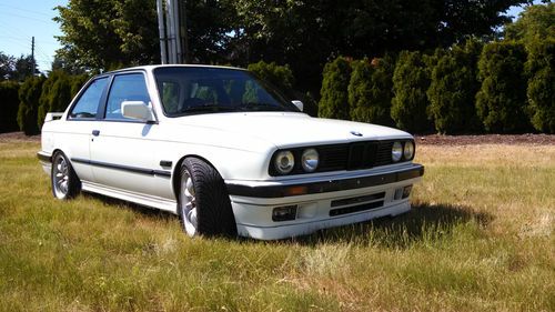 1991 bmw 318is  2-door 1.8l ** extra clean** tastefully modified**