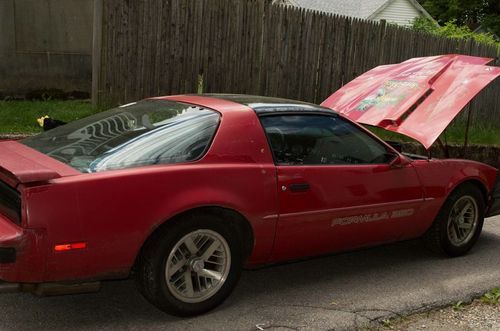 1989 pontiac firebird with t-tops. nascar bowtie block bored and stroked to 388