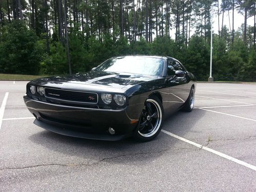 2009 dodge challenger r/t automatic, tuned, lowered, solo exhaust