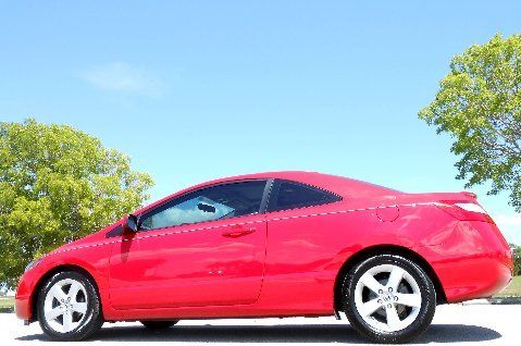 Coupe 2-door in rallye red~sunroof~automatic~new goodyear tires~wow!09 10 11