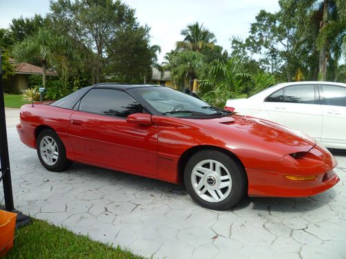 
			 1994 chevrolet camaro t-top, automatic, 3.4l,v6, very low miles, great condition