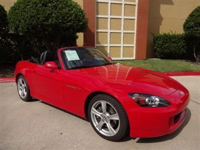 Super low 14k miles convertible 6 speed manual new formula red v-tec leather