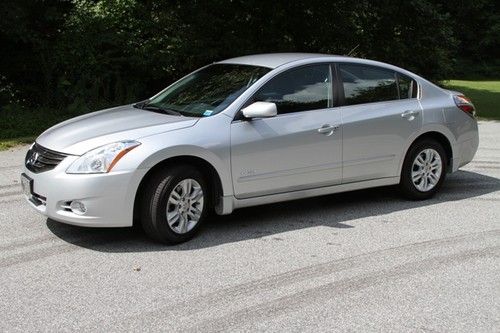 2010 nissan altima hybrid sedan 4-door 2.5l