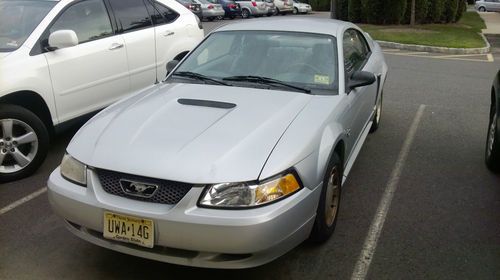 1999 ford mustang base coupe 2-door 3.8l v6 35th anniversary edition