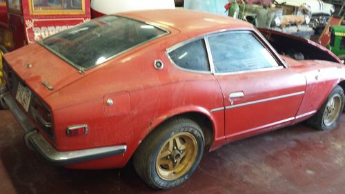 Two 1971 nissan datsun 240z 2.4l car and parts car! and extras!