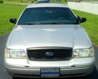 2005 crown victoria p71 police interceptor, privately owned since 2008! silver!