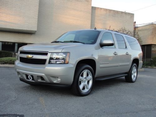 Beautiful 2007 chevrolet suburban lt, loaded with options, just serviced!!!