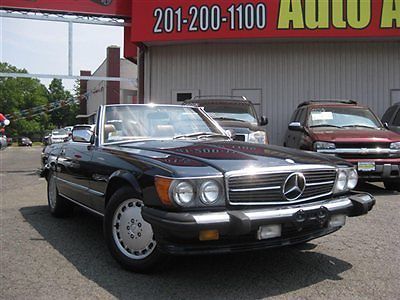 1988 mb 560sl fully service and new interior new tires and brakes excellent cond