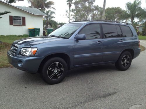 2005 toyota highlander low miles 4 cylinder runs and drives excellent