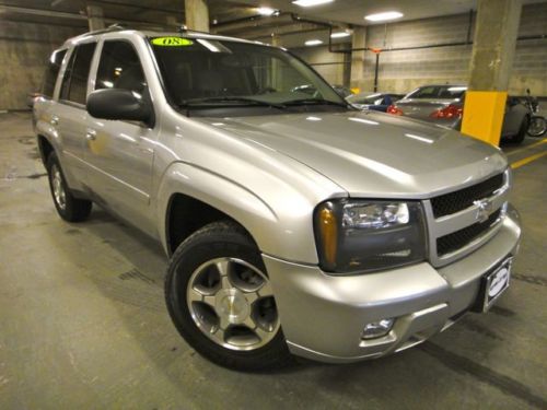 Runs like new &amp; very low reserve.  4wd.  clean carfax and clear title.