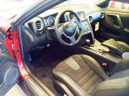 2015 nissan gt-r premium coupe 2-door 3.8l