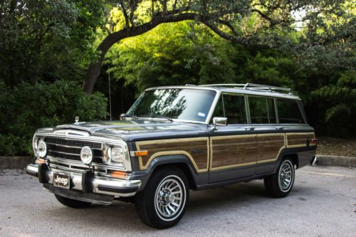 1990 jeep grand wagoneer very solid, great condition