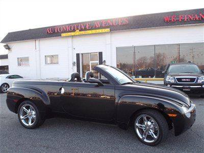 2005 chevrolet ssr only 34k miles clean car fax we finance!