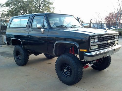 1989 k5 blazer 4x4 with 6 inch lift on super swamper tsls