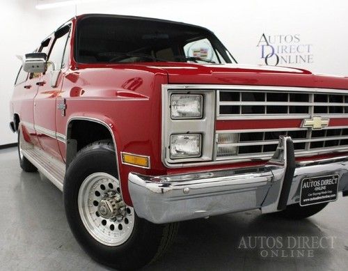 We finance 88 chevy suburban r20 tailgate 454 big block v8 3rd row tow hitch 99k