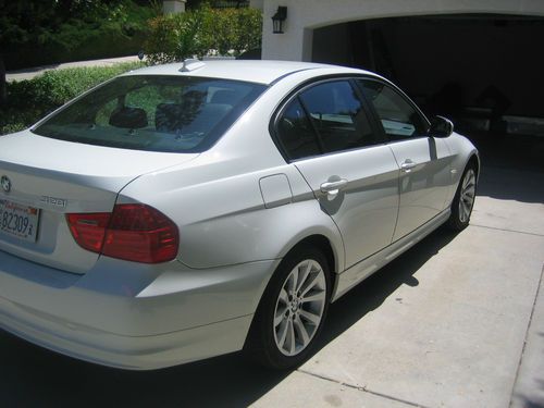 Find Used 2011 Bmw 328i Base Sedan 4 Door 3 0l In Canoga