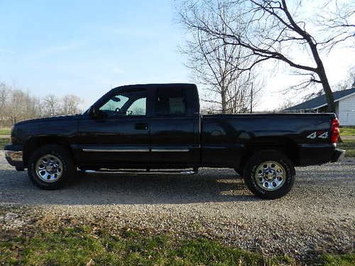 2005 chevrolet silverado 1500 ls 4x4  extended cab pickup 4-door 5.3l