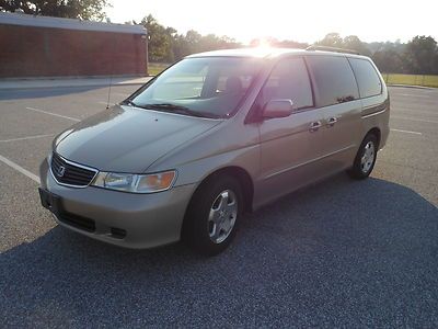 1 owner trade in!!!! immaculate condition!!! honda minivan!!! no reserve!!!!