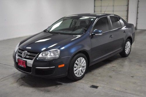 2010 blue auto fwd cloth heated seats cruise mp3!! we finance! call us today!!