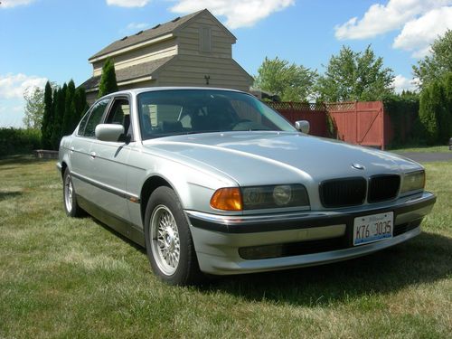 1998 bmw 740i in excellent condition-chicago suburbs...low low miles!!!
