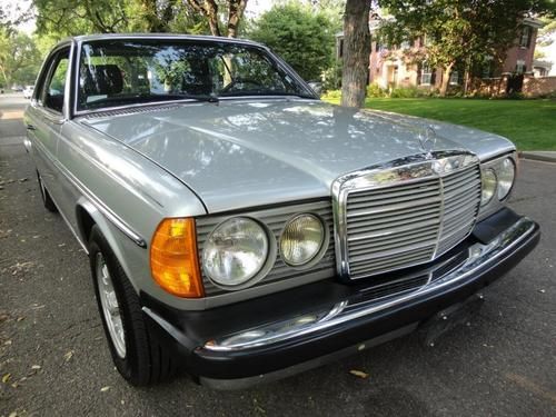 Californian 1978 mercedes 300 cd diesel w123 very clean with very low mileage