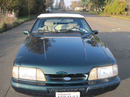 1990 mustang  convertible  7 up  edition     low miles   green in color