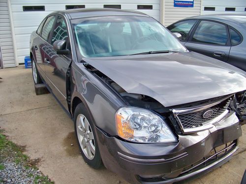 Wrecked, repairable,rebuildable, 2005 ford 500 sel clean-clear title..