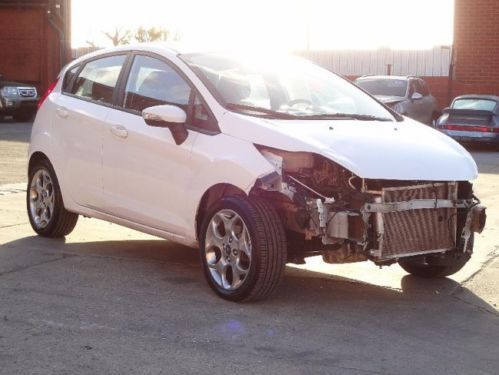 2012 ford fiesta ses damaged salvage rebuilder runs! perfect color wont last!!