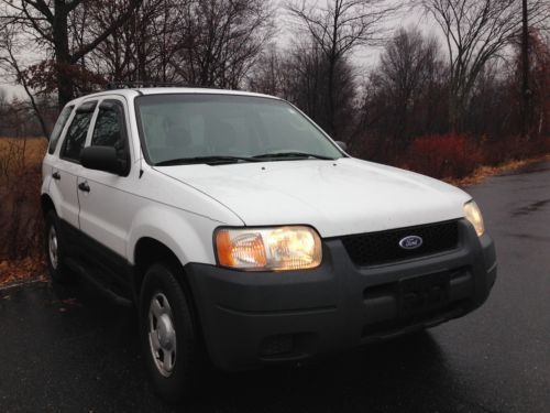 2003 ford escape xls all wheel drive great in snow-get ready for winter