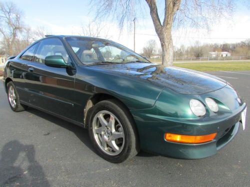2001 acura integra gs-r one owner, service records, timing belt water pump.