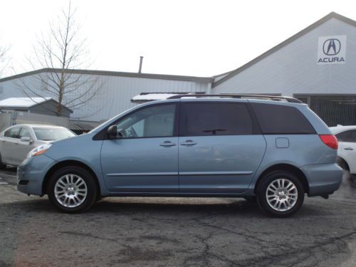 2007 toyota sienna le awd 3.5l v6 auto 3rd row one owner super nice!