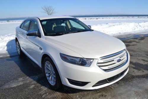 2014 ford taurus limited clear title /no reserve/ navigation/ rear camera/