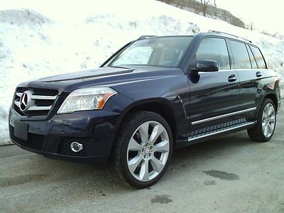 Perfect 2010 glk! navigation, pano roof, sport package, perfect carfax! 1 owner!