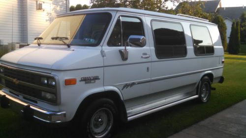Find used 1992 Chevrolet G20 Winnebago Conversion Van in ...