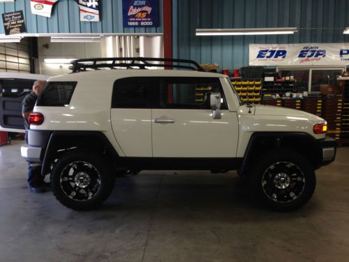 2013 Iceburg White, lifted FJ with custom black out kit and custom tires & rims, US $32,000.00, image 13