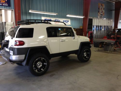 2013 Iceburg White, lifted FJ with custom black out kit and custom tires & rims, US $32,000.00, image 14