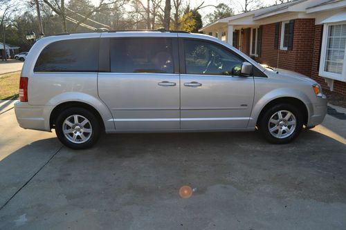 2008 chrysler town &amp; country touring edition