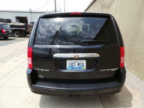 2010 chrysler town & country