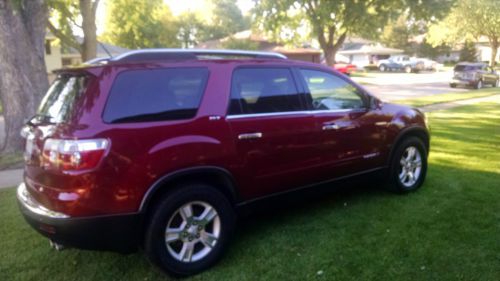 SLT-1 SUV 3.6L  6 CD (mp3) Red Jewel, 4 captains seats, 3rd row bench, image 3