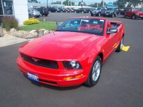 2005 mustang convertible, v6 4.0l,auto trans,leather,only 35k miles