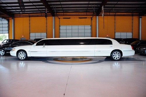 Lincoln limo executive livery 20k 1-0wner