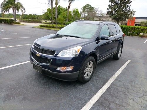 2011 chevy traverse lt, all wheel drive, v6, low mi, bose, loaded, very clean