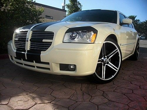 Dodge magnum r/t 2005 v8 cool vanilla 18k miles 22 wheels &amp; tires chrome rims rt