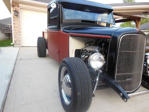 1932 ford custom hot-rod pickup