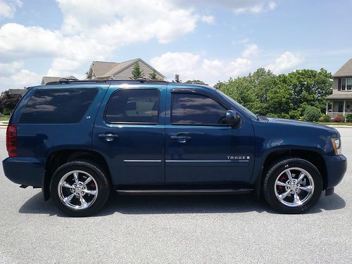07' chevy tahoe lt*fully loaded*super clean