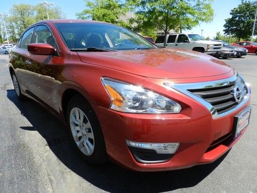 Full factory warranty 2013 nissan altima 4dr sdn i4 2.5 s - only 230 miles!!!