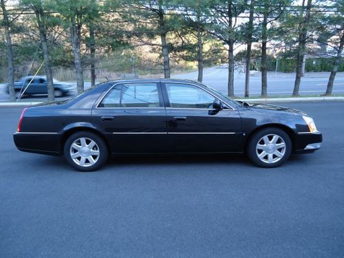 2007 cadillac deville dts - no paint work - carfax - senior owned - perfect