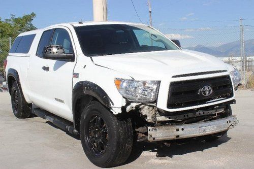 2010 toyota tundra double cab 4.6l 4wd damaged salvage low miles priced to sell!