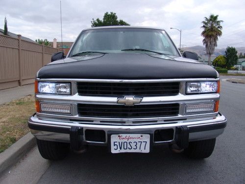 1999 chevrolet k2500 suburban sport utility 3/4 ton 6.5l turbo diesel 4wd suv